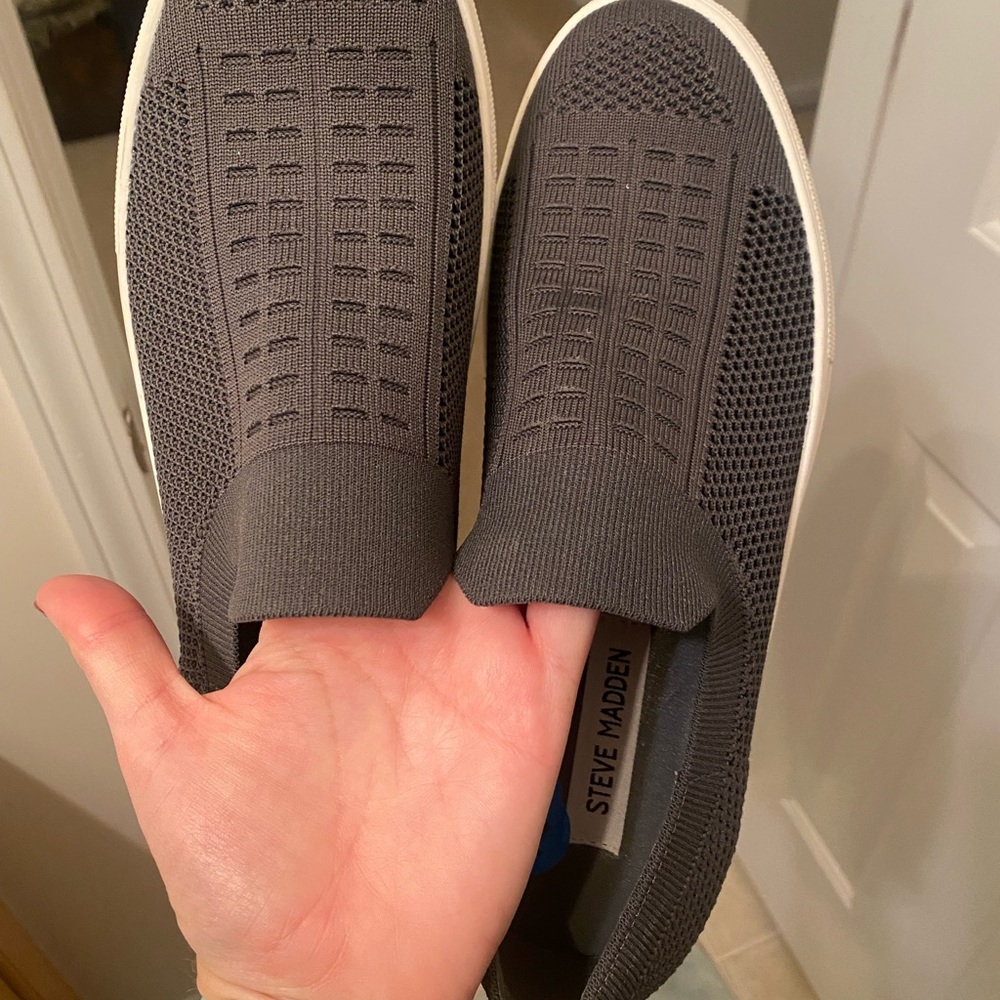 Steve Madden slide on shoes size 10 grey - never worn-no tags
